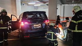 住家地下停車場自撞　「車頭凹陷」男破頭送醫