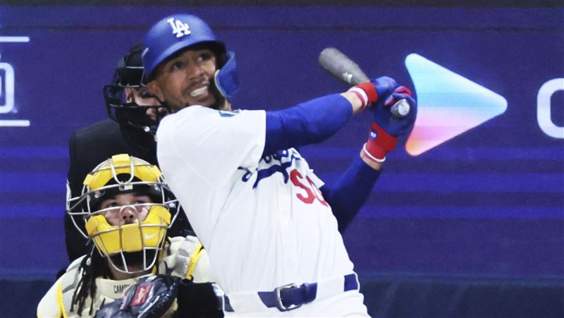 MLB本季首轟在首爾　貝茲縮著手炸裂2分砲