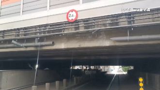 涵洞限高標示不清　民眾：車開進去又倒退