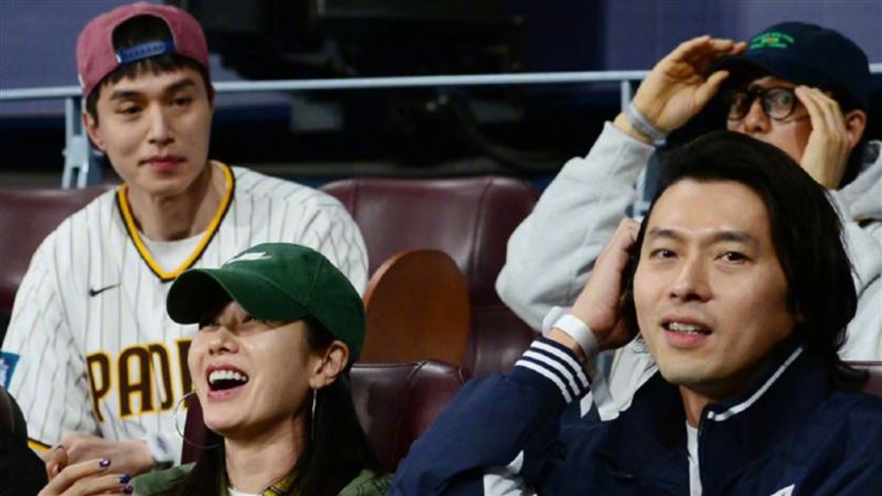 孫藝真、玄彬看MLB　同框死鬼CP衝熱搜