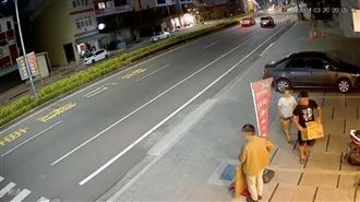 男女亂丟垃圾　老闆公布畫面：3天內聯絡