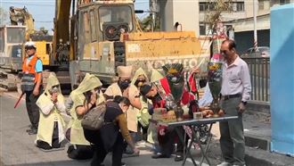 遊覽車削頭奪命　30年好友喊話終應筊