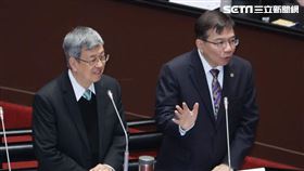 行政院長陳建仁、交通部長王國材。（圖／記者邱榮吉攝影）