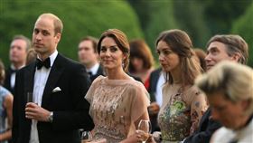 威廉王子（左）被瘋傳出軌凱特王妃的閨密蘿絲（右）。（圖／翻攝自X@elleco2515）