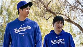 大谷翔平與翻譯水原一平。（圖／翻攝自洛杉磯道奇官方X）
