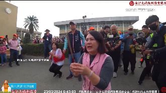 三跪祈求！元長鄉長激動邀媽祖賜福新公所