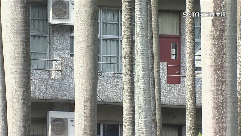 獨／北市明星女中段考　男亮刀吶喊闖校園