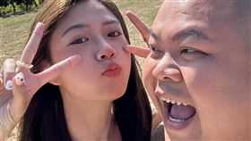 大蛇丸和一名空軍正妹交往，沒想到一天就分手了。（圖／翻攝自簡毅IG）