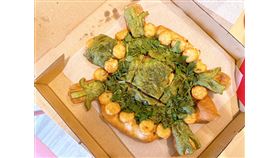 必勝客芝心雙粿草仔龜披薩，記者劉沛妘攝影