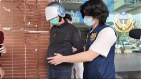 楊景隆朝桃園景福派出所掃射，依殺人、妨害公務及槍砲彈藥刀械條例等罪移送桃園地檢署。（圖／翻攝畫面）