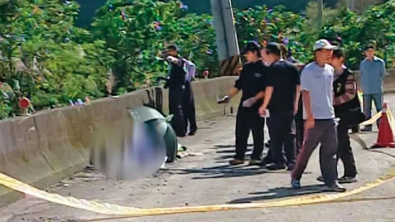 破頭男屍被棄路邊！警靠現場一物緝真凶