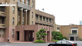 自央行21日決議升息半碼（0.125個百分點）後，為因應此舉帶來的影響，行政院副院長鄭文燦22日邀集中央銀行、國家發展委員會、內政部、財政部、經濟部、教育部、勞動部等部會，針對勞工紓困貸款及各項政策貸款項目進行討論。