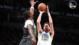 湯普森（Klay Thompson）三分線出手未果，錯失幫助勇士追平的機會。（圖／翻攝自金州勇士官方X）