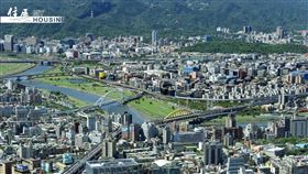 台北市政府地政局22日公布，北市標準住宅單價連續9個月上揚，已達60.85萬元，刷新歷來紀錄。而全台大型不動產交易成績同樣不俗，合計土地及商用不動產成交金額達557億元，較上年同期顯著增加76%。