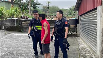 淡水裸體揮刀男抓到人了！真實身分曝光