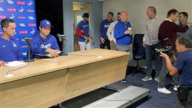 大谷翔平召開記者會，道奇高層、兩位隊友都現身力挺。（圖／翻攝自X）