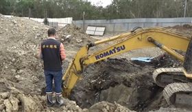 戴奧辛埋台中　工人曝開挖實況：邊挖邊吐（圖／台中地檢署提供）