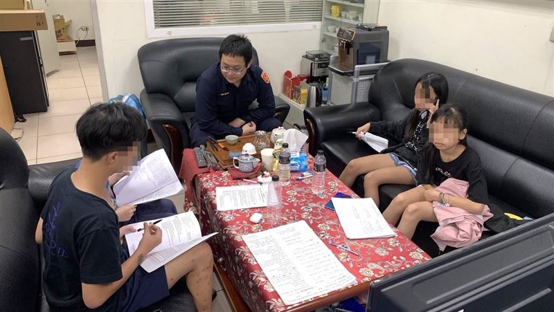 4小兄妹多日沒上課…桃警查訪揭可憐處境
