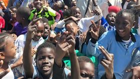 開羅市內蘇丹難民學校學生根據聯合國難民署統計，過去一年內，有50萬人從蘇丹逃至埃及躲避內戰攻擊，超過3萬名蘇丹兒童在埃及公、私立學校就讀，也有部分兒童就讀難民學校。圖為Kuku Kaka蘇丹難民學校學生。中央社記者施婉清開羅攝  113年3月26日