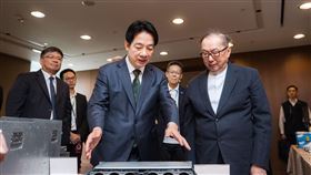 副總統賴清德今（26）日上午前往桃園市華亞科技園區參訪ICT產業暨座談。（圖／總統府提供)