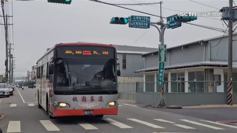 2026年桃園公車陸續推出多元支付、開闢路線等升級，QR Code乘車碼「掃描扣款」1月率先上路。（圖／資料照）