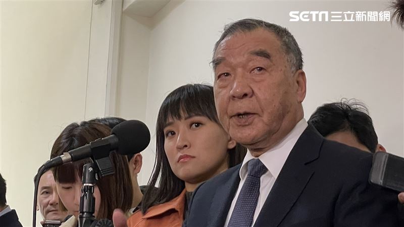 憲兵自戕案　邱國正2方法：該移送就移送