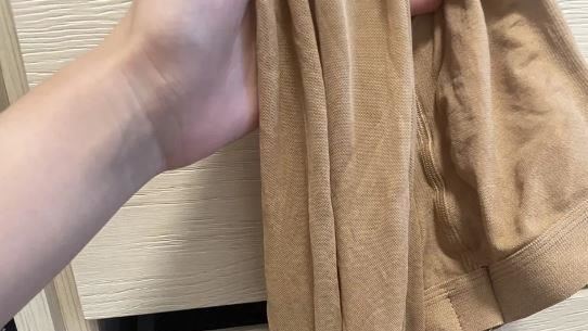 男友衣櫃驚見肉色褲襪　結局反轉全場傻眼