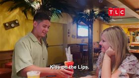 潔西卡度假時愛上在遊輪當酒保的璜。（TLC旅遊生活頻道提供）