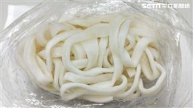 台北市衛生局公布今（106）年度米濕製品抽驗結果，其中1件河粉由台北市大安區「越南河粉」販售，被驗出含防腐劑己二烯酸。（圖／台北市衛生局提供）