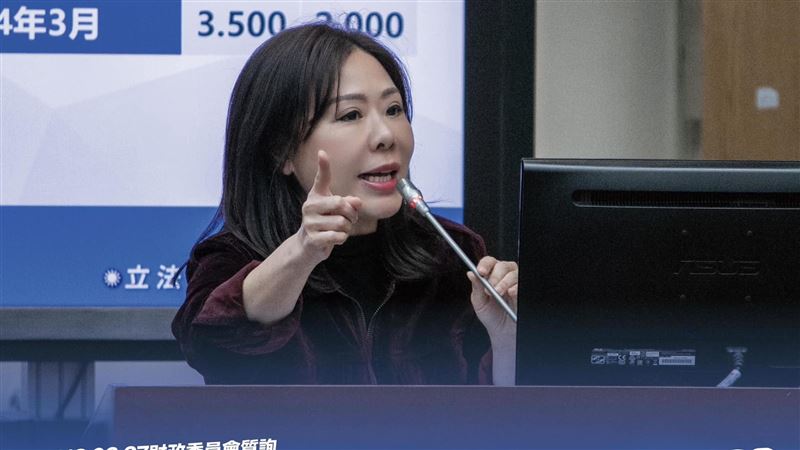她:主計長說歲計賸餘500億留下任院長決定