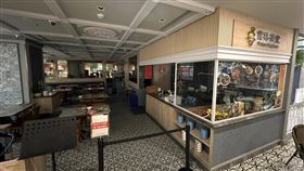 寶林茶室風暴擴大  蔣萬安：北市所有分店停業寶林茶室疑食品中毒案持續擴大，台北市長蔣萬安要求所有台北分店全勒令停業。信義區百貨公司內的寶林茶室27日仍關燈未營業，業者官方網站提及租約將到31日。中央社記者劉建邦攝  113年3月27日