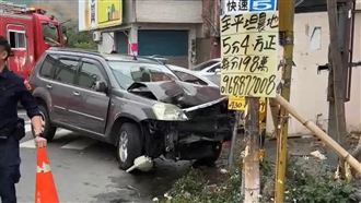 水箱車馳援救災途中　休旅車閃避不及自撞