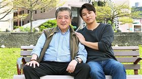 蕭景鴻(右)再度回歸劇組，第一次和林在培(左)演對手戲。（圖／台視提供）