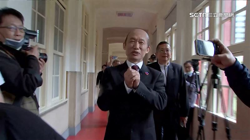 郭子乾扮韓現身立院　王世堅讚：有9成像