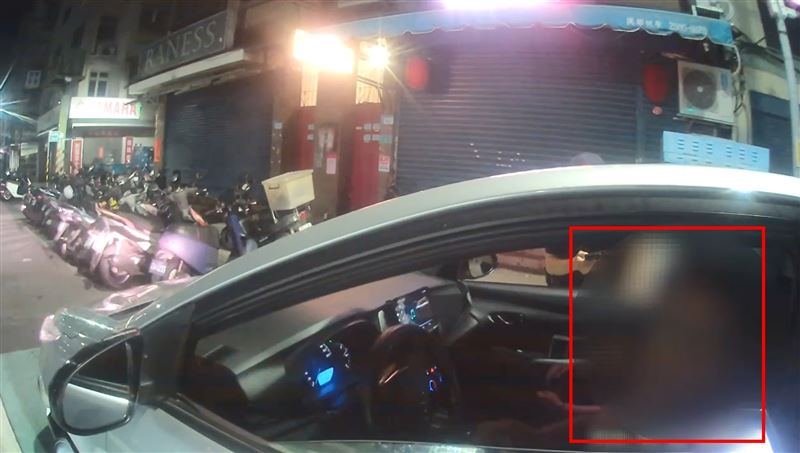 無照男藏毒開車趴趴走　遇霹靂警通通招了