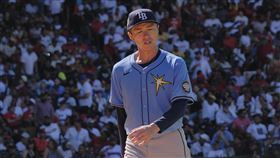 ▲上澤直之被光芒交易給紅襪，變成吉田正尚隊友。（圖／美聯社／達志影像）