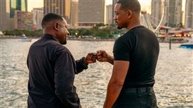 威爾史密斯、馬汀勞倫斯在《絕地戰警：生死與共》四度聯手出擊。（圖／索尼影業提供）