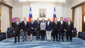 蔡英文接見美國眾議院「情報暨特種作戰」小組主席柏格曼（Jack Bergman）（圖／總統府提供）