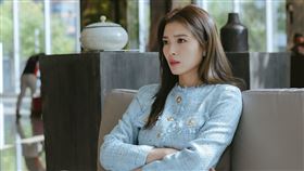 周智慧在 《完全省錢戀愛手冊》飾演喜歡花錢投資自己的Elly。（圖／TVBS提供）