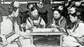 ▲看清朝宮女的照片，顏值似乎沒有其它朝代好看！（圖／翻攝自百度百科）