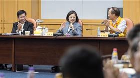 赴澎湖科大與學生座談！蔡英文：台灣人最大挑戰是國際觀與視野（圖／翻攝自總統府）