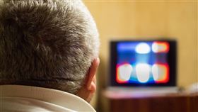 老人、公公、看電視（示意圖／翻攝自Pixabay）
