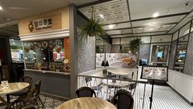 遠百A13寶林茶室、美食街，記者簡浩正攝影