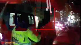 新北,林口,KTV,圍毆,瞄一眼,醋男,俏女友,