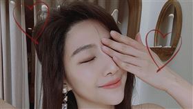 「最美雙胞胎」依依（圖／翻攝自臉書）