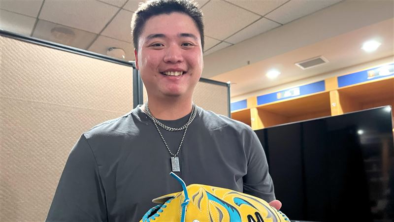 鄧愷威初登板寫台灣歷史　賽後收超狂大禮