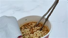 漢拏山吃泡麵。（圖／翻攝自小紅書＠玖伍貳柒）