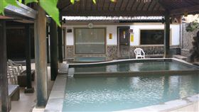 皇池溫泉御膳館情侶遭偷拍。（圖／翻攝自皇池溫泉御膳館臉書）
