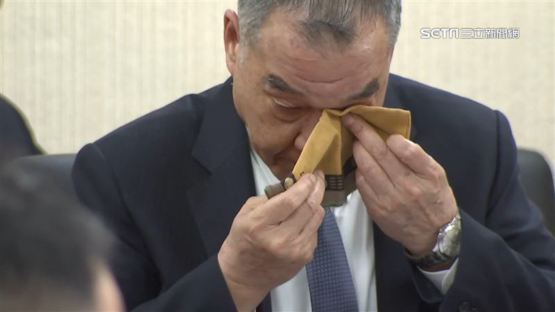 談兒涉黃！邱國正哽：不幫救火但願當支柱