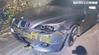 BMW硬切騎樓撞毀機車　駕駛辯稱身體不適